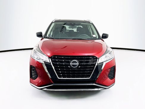Used 2024 Nissan Kicks SV FWD image 2