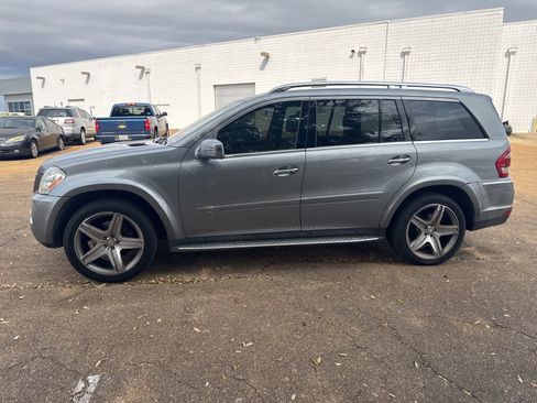Used 2012 Mercedes-Benz GL 550 4MATIC image 4