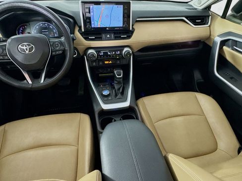 Used 2019 Toyota RAV4 Limited w/ Advanced Technology Package image 27