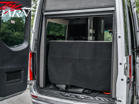 Used 2020 Mercedes-Benz Sprinter 2500 image 54