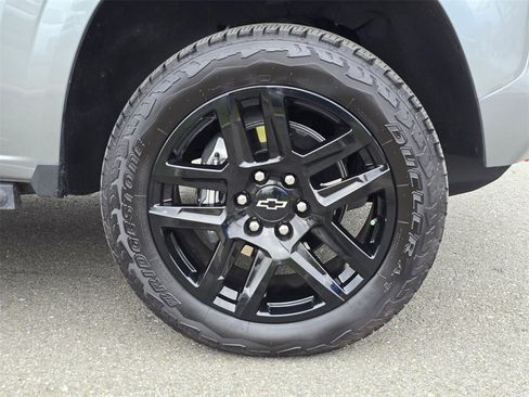 Used 2025 Chevrolet Colorado Z71 w/ Technology Package image 9