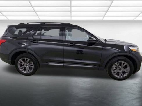 New 2024 Ford Explorer XLT w/ Equipment Group 202A image 11