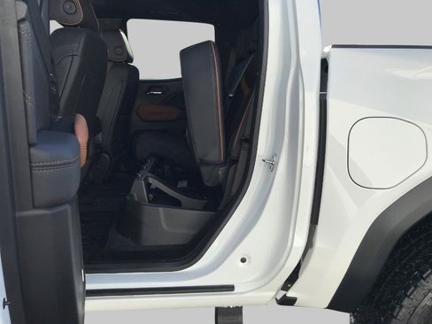 Certified 2024 GMC Canyon AT4 w/ Technology Package image 24