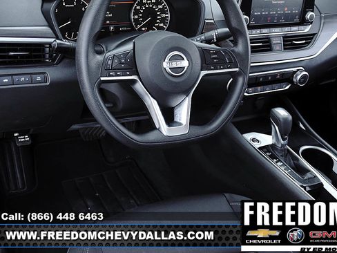 Used 2024 Nissan Altima 2.5 SV FWD image 21