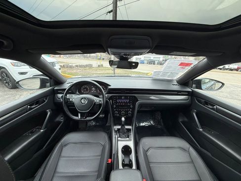 Used 2022 Volkswagen Passat 2.0T R-Line image 12