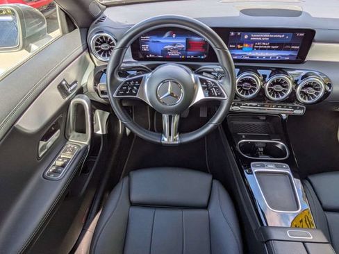 Used 2025 Mercedes-Benz CLA 250 4MATIC image 15