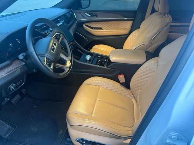 Used 2024 Ford Mustang GT Premium RWD image 3