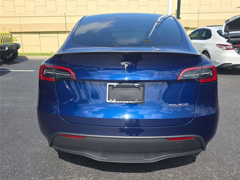 Used 2024 Tesla Model Y Performance AWD/4WD image 4