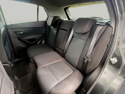 Used 2020 Chevrolet Trax LS FWD image 19