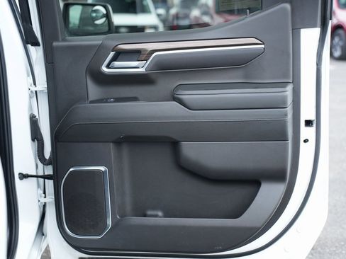 Used 2025 Chevrolet Silverado 1500 LT image 17