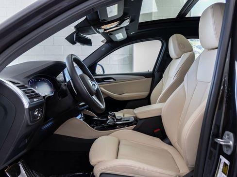 Certified 2025 BMW X4 xDrive30i image 14