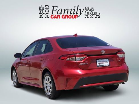Used 2020 Toyota Corolla LE FWD image 3
