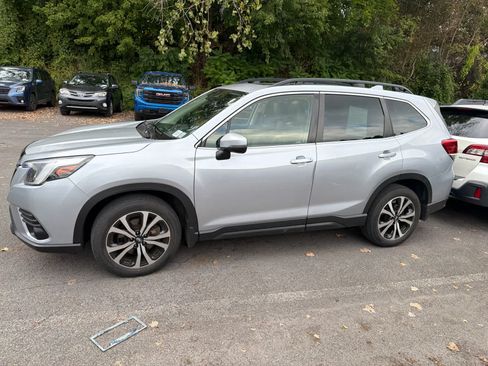 Used 2023 Subaru Forester Limited AWD/4WD image 13
