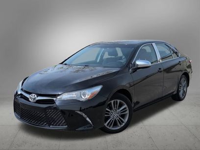 Used 2015 Toyota Camry SE w/ Moonroof Package