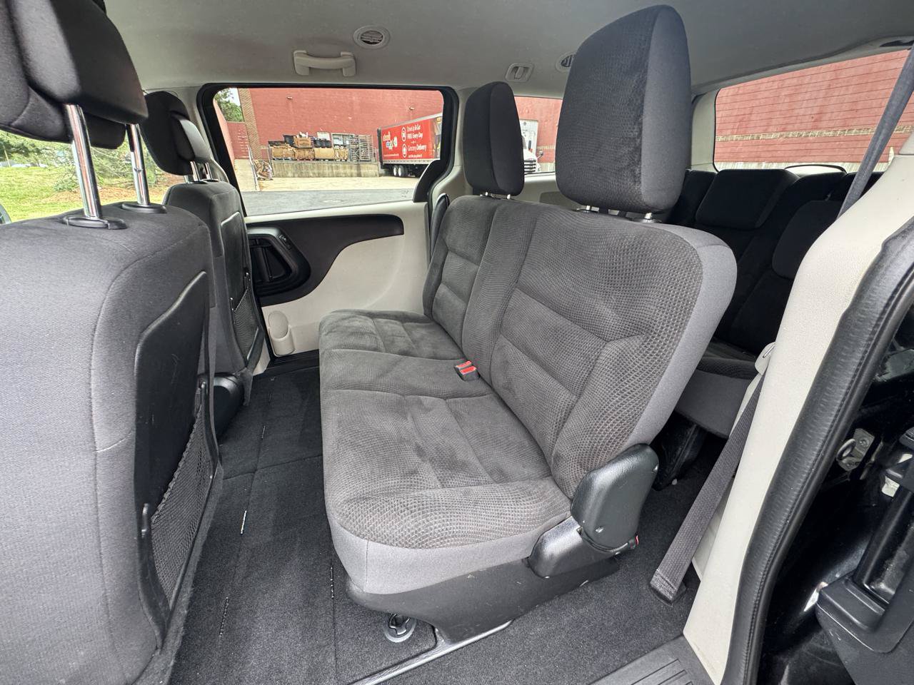 Used 2019 Dodge Grand Caravan SE FWD image 9
