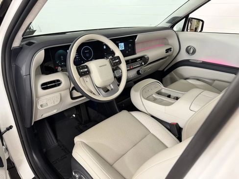 Used 2026 Hyundai Palisade Calligraphy AWD/4WD image 11
