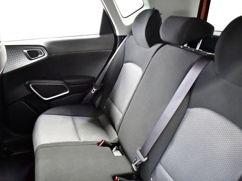 Used 2025 Kia Soul LX w/ LX Technology Package image 10