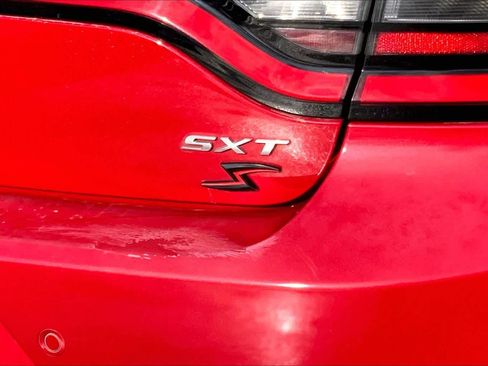 Used 2015 Dodge Charger SXT w/ Driver Confidence Group image 26