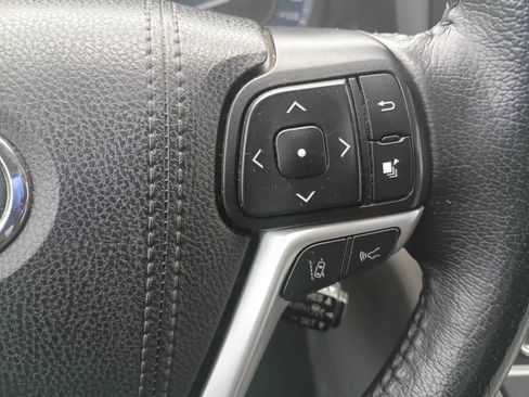 Used 2020 Toyota Sienna XLE FWD image 16