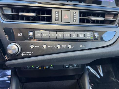 Certified 2025 Lexus ES 300h 300h image 17