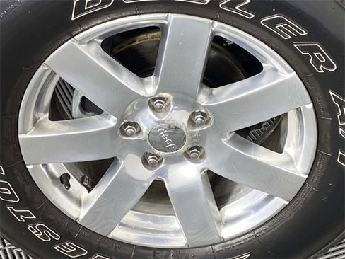 Used 2018 Jeep Wrangler Unlimited Sahara w/ Connectivity Group image 28