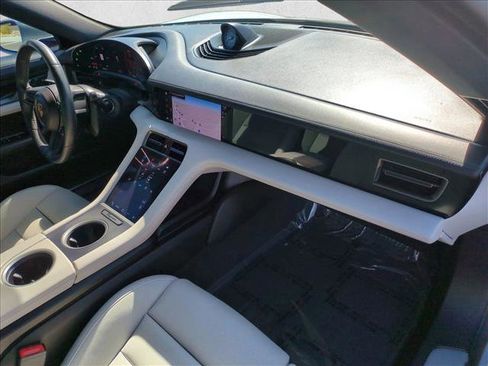 Used 2023 Porsche Taycan 4S w/ Premium Package image 22