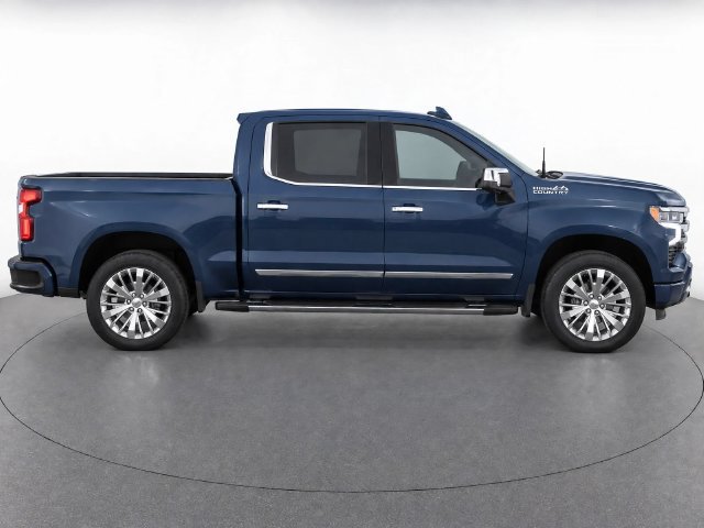Certified 2022 Chevrolet Silverado 1500 High Country w/ Technology Package AWD/4WD image 9