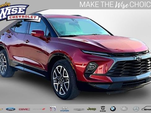 Certified 2025 Chevrolet Blazer RS FWD image 1