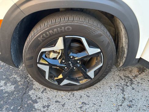 Used 2025 Kia Seltos S image 23