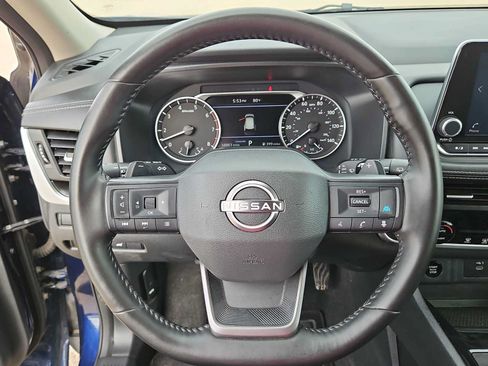 Used 2025 Nissan Rogue SV FWD image 19