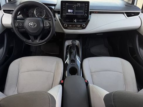 Used 2020 Toyota Corolla LE FWD image 11