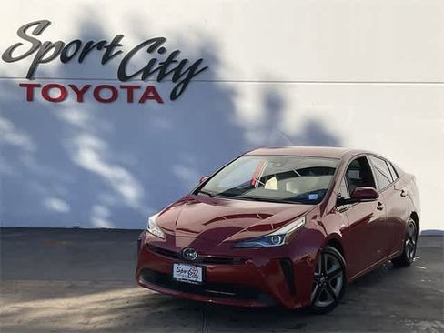 Used 2019 Toyota Prius XLE image 1