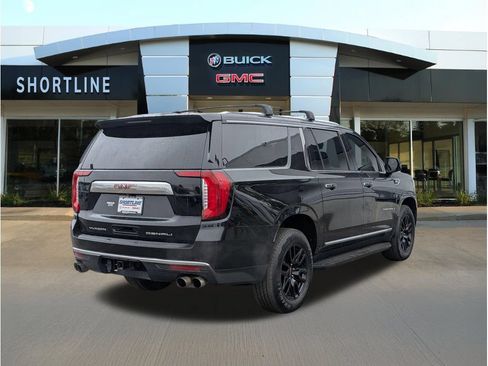 Used 2021 GMC Yukon XL Denali AWD/4WD image 3