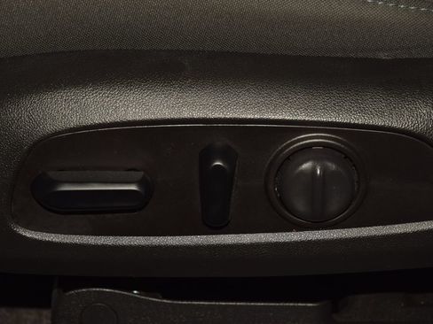 Used 2019 Chevrolet Blazer LT FWD image 41