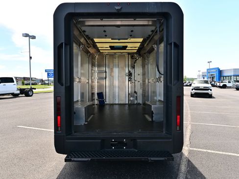 Used 2024 Chevrolet Brightdrop 600 w/ Commercial Equipment Package AWD/4WD image 10