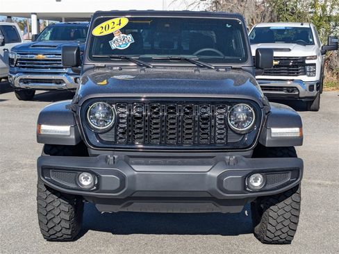 Used 2024 Jeep Gladiator Sport image 9
