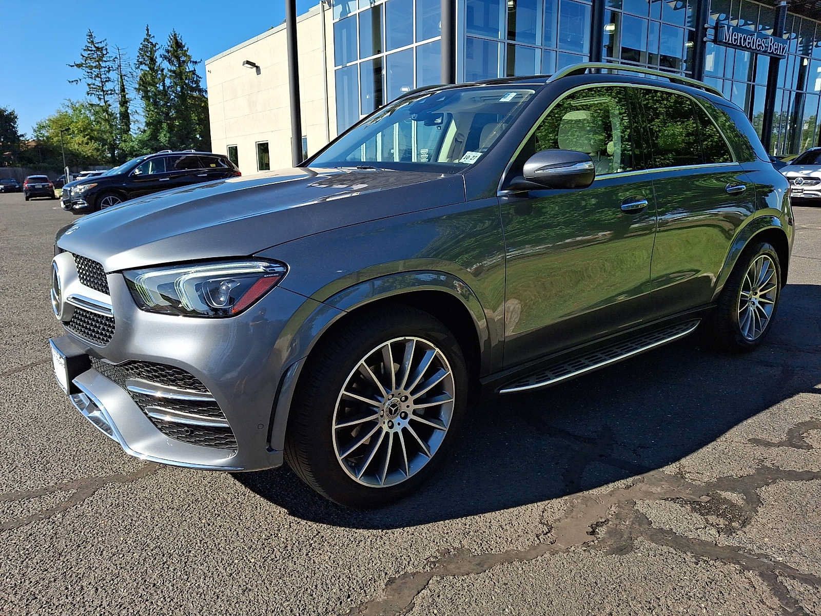 Used 2022 Mercedes-Benz GLE 350 4MATIC image 3