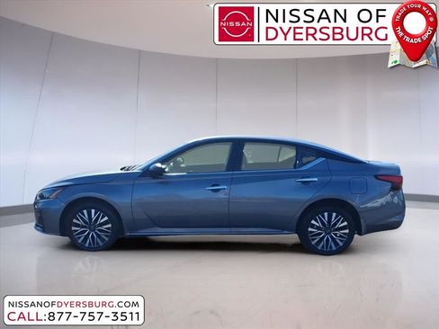 Used 2024 Nissan Altima 2.5 SV image 6