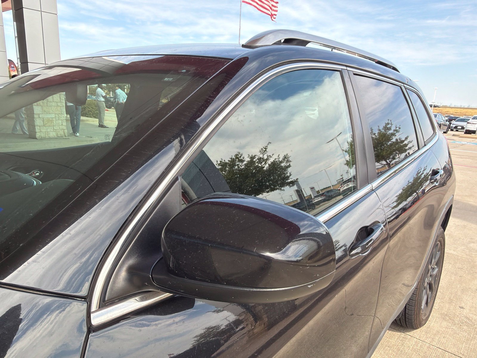 Used 2016 Jeep Cherokee Latitude FWD image 4