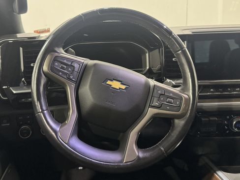 Used 2022 Chevrolet Silverado 1500 High Country w/ High Country Premium Package AWD/4WD image 6