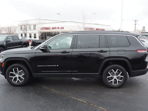 Used 2024 Jeep Grand Cherokee L Limited w/ Luxury Tech Group II image 8