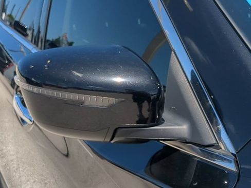 Used 2019 Nissan Rogue S w/ Special Edition Package FWD image 12