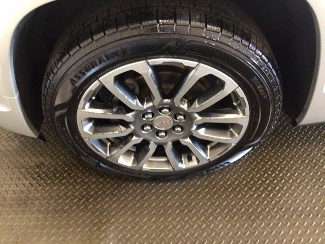 Used 2020 GMC Acadia Denali w/ Trailering Package AWD/4WD image 31