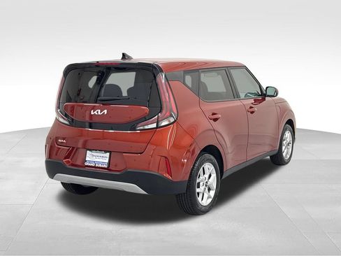 Used 2024 Kia Soul LX w/ Option Group 015 FWD image 7