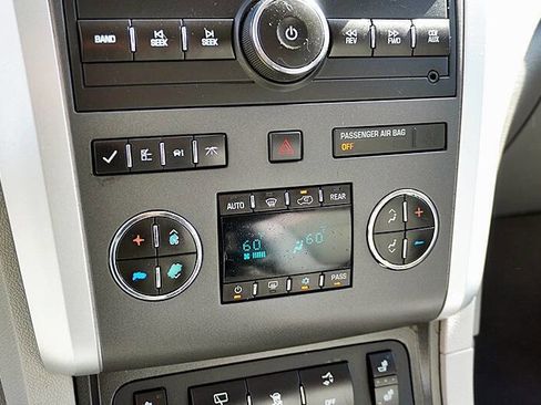 Used 2012 Chevrolet Traverse LT image 28