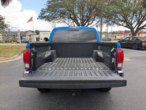 Certified 2020 Toyota Tacoma SR5 image 12