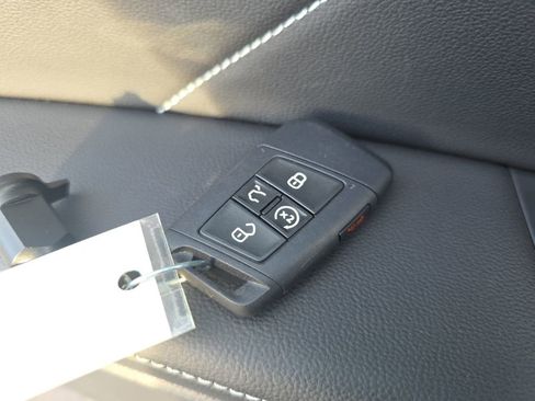 Certified 2024 Volkswagen Tiguan SE R-Line image 28