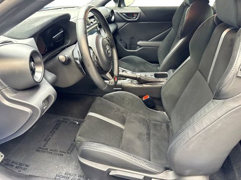 Used 2023 Toyota GR86 Premium RWD image 26