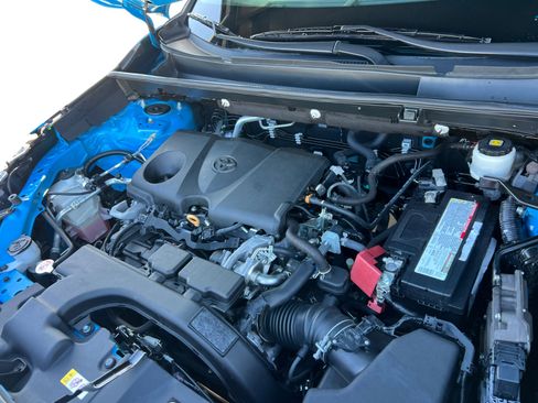 Used 2021 Toyota RAV4 LE image 13