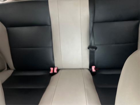 Used 2012 Ford Focus SE FWD image 24